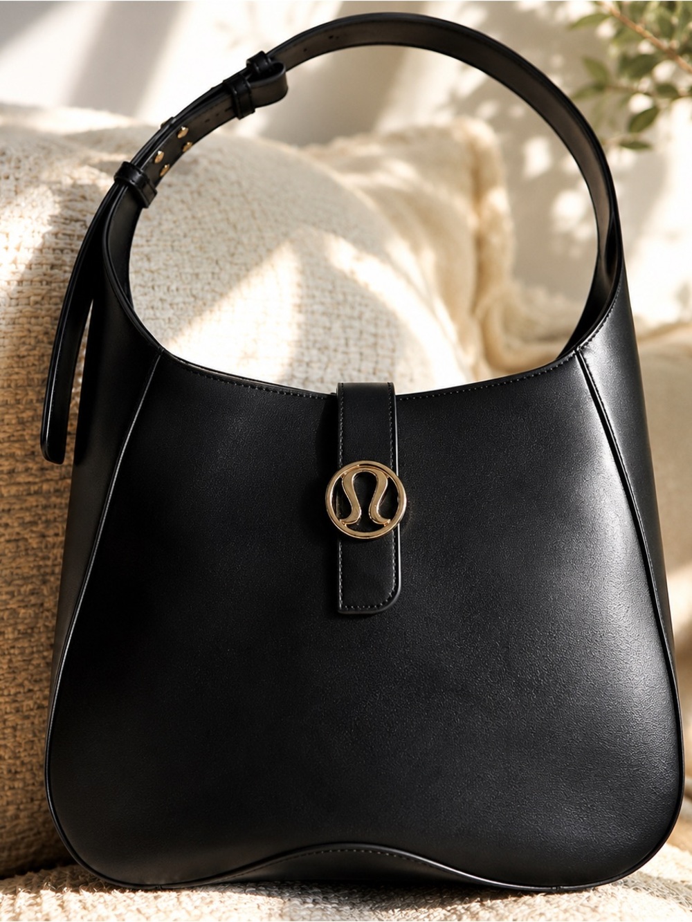 Lululemon Black Shoulder Bag 🖤 - Picture 1 of 5